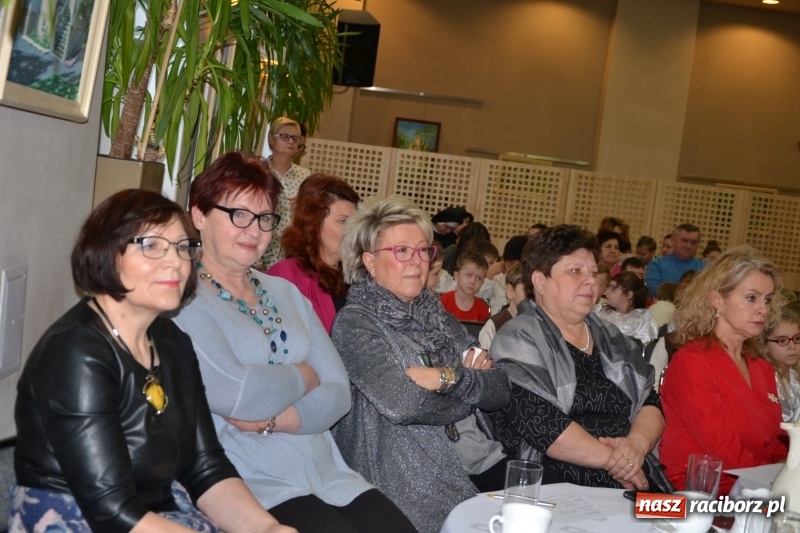 Zdjęcie w galerii na portalu naszraciborz.pl: Do szopy hej pasterze… Przegląd Przedstawień Bożonarodzeniowych w Tworkowie wiadomości z regionu