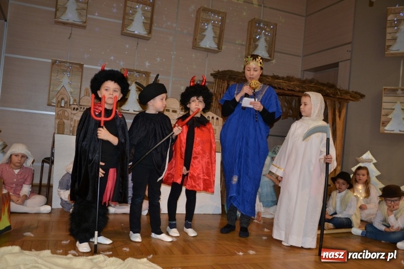 Zdjęcie w galerii na portalu naszraciborz.pl: Do szopy hej pasterze… Przegląd Przedstawień Bożonarodzeniowych w Tworkowie wiadomości z regionu
