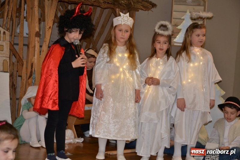 Zdjęcie w galerii na portalu naszraciborz.pl: Do szopy hej pasterze… Przegląd Przedstawień Bożonarodzeniowych w Tworkowie wiadomości z regionu