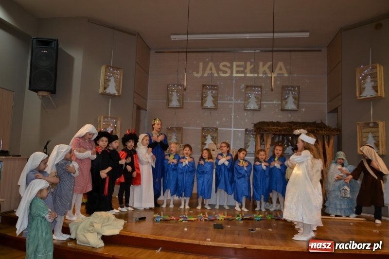 Zdjęcie w galerii na portalu naszraciborz.pl: Do szopy hej pasterze… Przegląd Przedstawień Bożonarodzeniowych w Tworkowie wiadomości z regionu