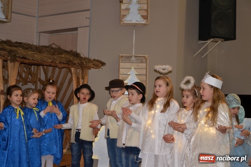 Zdjęcie w galerii na portalu naszraciborz.pl: Do szopy hej pasterze… Przegląd Przedstawień Bożonarodzeniowych w Tworkowie wiadomości z regionu