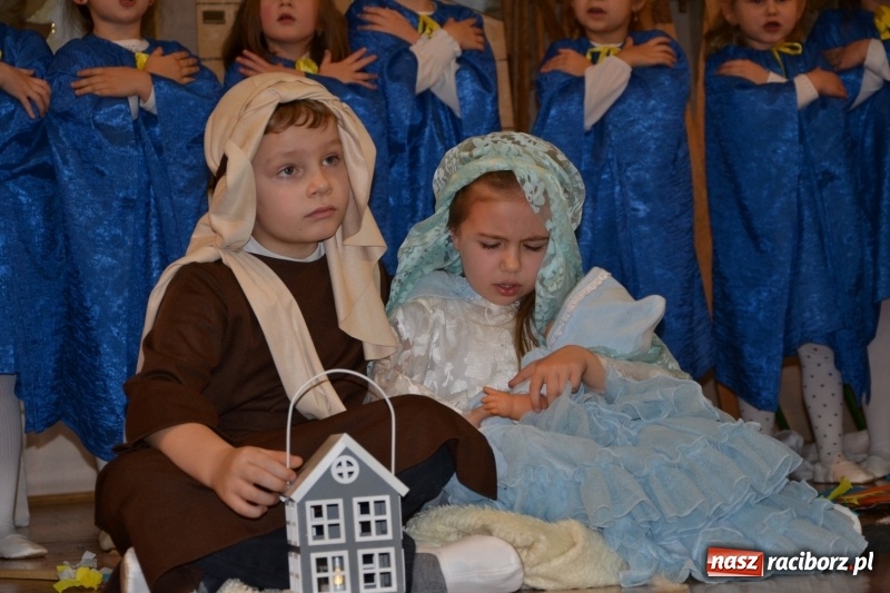 Zdjęcie w galerii na portalu naszraciborz.pl: Do szopy hej pasterze… Przegląd Przedstawień Bożonarodzeniowych w Tworkowie wiadomości z regionu