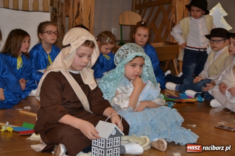 Zdjęcie w galerii na portalu naszraciborz.pl: Do szopy hej pasterze… Przegląd Przedstawień Bożonarodzeniowych w Tworkowie wiadomości z regionu