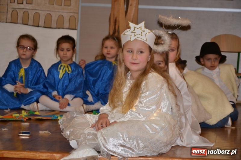 Zdjęcie w galerii na portalu naszraciborz.pl: Do szopy hej pasterze… Przegląd Przedstawień Bożonarodzeniowych w Tworkowie wiadomości z regionu