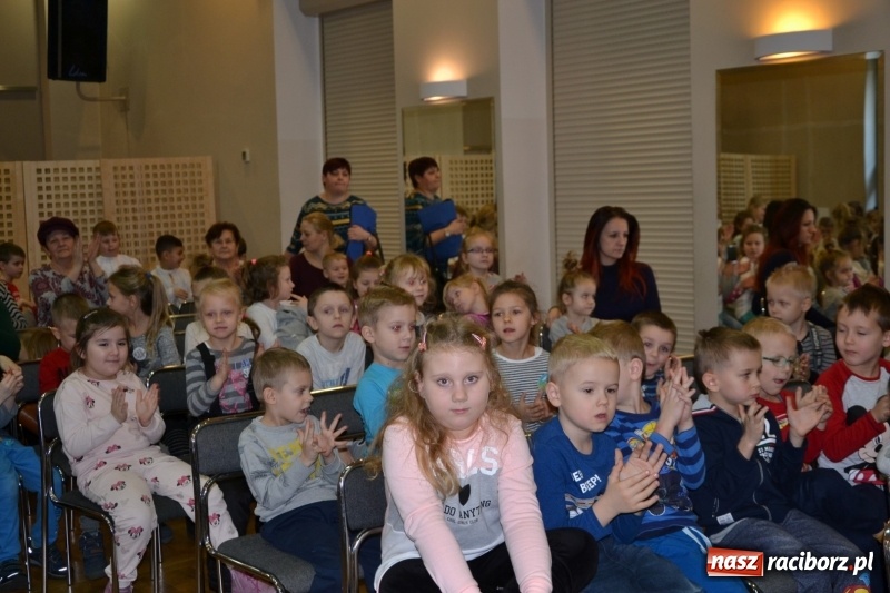 Zdjęcie w galerii na portalu naszraciborz.pl: Do szopy hej pasterze… Przegląd Przedstawień Bożonarodzeniowych w Tworkowie wiadomości z regionu