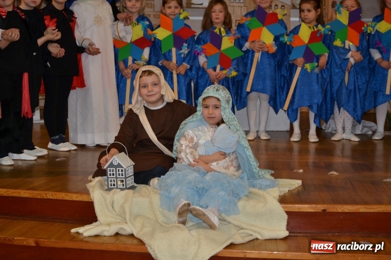 Zdjęcie w galerii na portalu naszraciborz.pl: Do szopy hej pasterze… Przegląd Przedstawień Bożonarodzeniowych w Tworkowie wiadomości z regionu