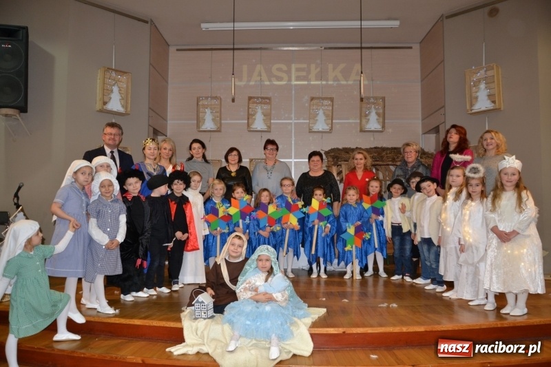 Zdjęcie w galerii na portalu naszraciborz.pl: Do szopy hej pasterze… Przegląd Przedstawień Bożonarodzeniowych w Tworkowie wiadomości z regionu