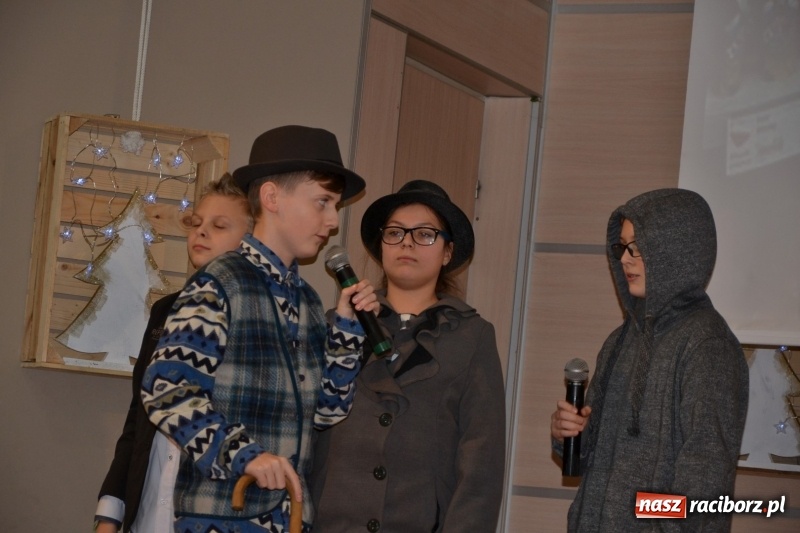 Zdjęcie w galerii na portalu naszraciborz.pl: Do szopy hej pasterze… Przegląd Przedstawień Bożonarodzeniowych w Tworkowie wiadomości z regionu