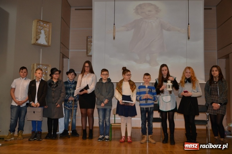 Zdjęcie w galerii na portalu naszraciborz.pl: Do szopy hej pasterze… Przegląd Przedstawień Bożonarodzeniowych w Tworkowie wiadomości z regionu