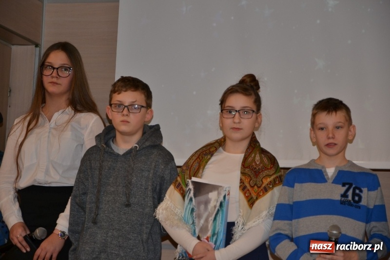 Zdjęcie w galerii na portalu naszraciborz.pl: Do szopy hej pasterze… Przegląd Przedstawień Bożonarodzeniowych w Tworkowie wiadomości z regionu