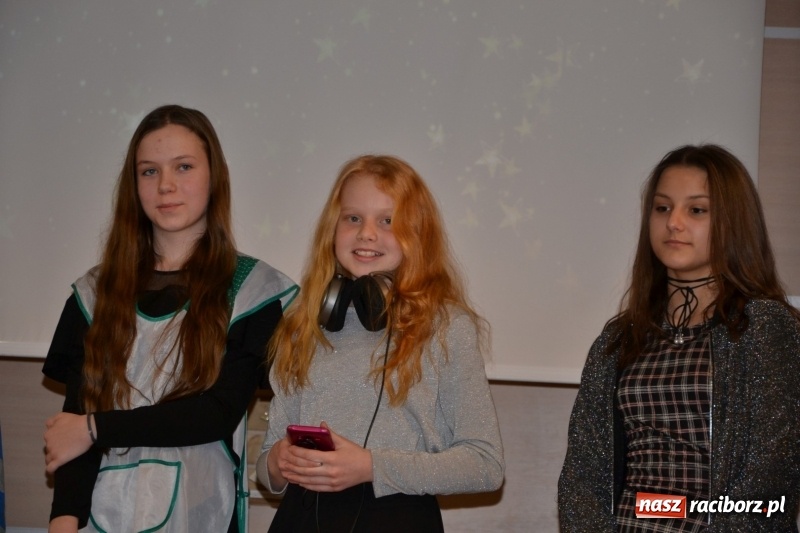 Zdjęcie w galerii na portalu naszraciborz.pl: Do szopy hej pasterze… Przegląd Przedstawień Bożonarodzeniowych w Tworkowie wiadomości z regionu