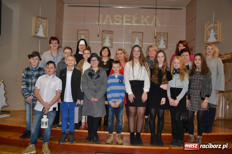 Zdjęcie w galerii na portalu naszraciborz.pl: Do szopy hej pasterze… Przegląd Przedstawień Bożonarodzeniowych w Tworkowie wiadomości z regionu