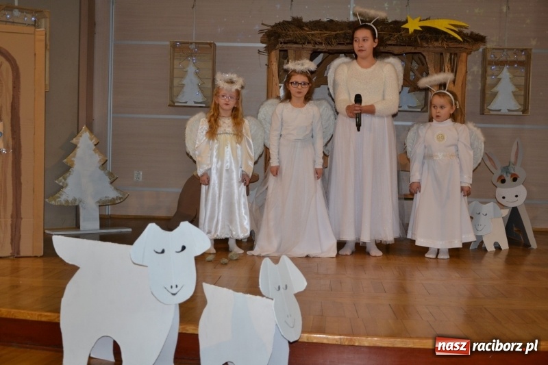 Zdjęcie w galerii na portalu naszraciborz.pl: Do szopy hej pasterze… Przegląd Przedstawień Bożonarodzeniowych w Tworkowie wiadomości z regionu