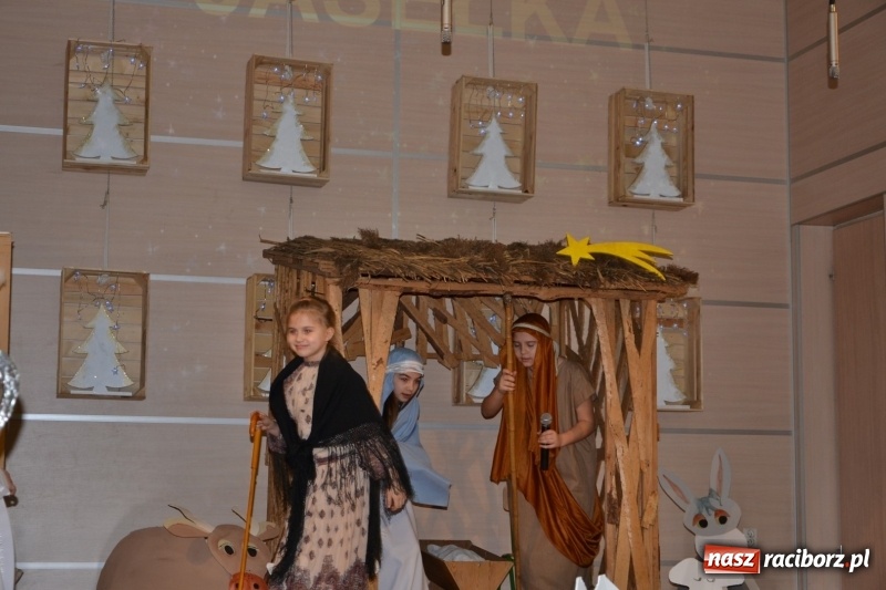 Zdjęcie w galerii na portalu naszraciborz.pl: Do szopy hej pasterze… Przegląd Przedstawień Bożonarodzeniowych w Tworkowie wiadomości z regionu