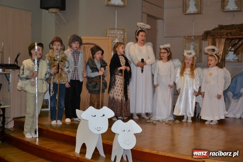 Zdjęcie w galerii na portalu naszraciborz.pl: Do szopy hej pasterze… Przegląd Przedstawień Bożonarodzeniowych w Tworkowie wiadomości z regionu