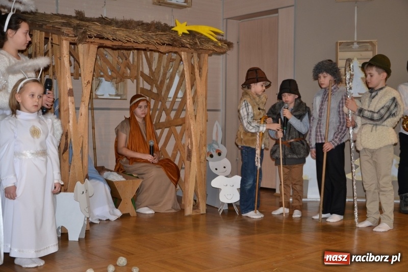 Zdjęcie w galerii na portalu naszraciborz.pl: Do szopy hej pasterze… Przegląd Przedstawień Bożonarodzeniowych w Tworkowie wiadomości z regionu