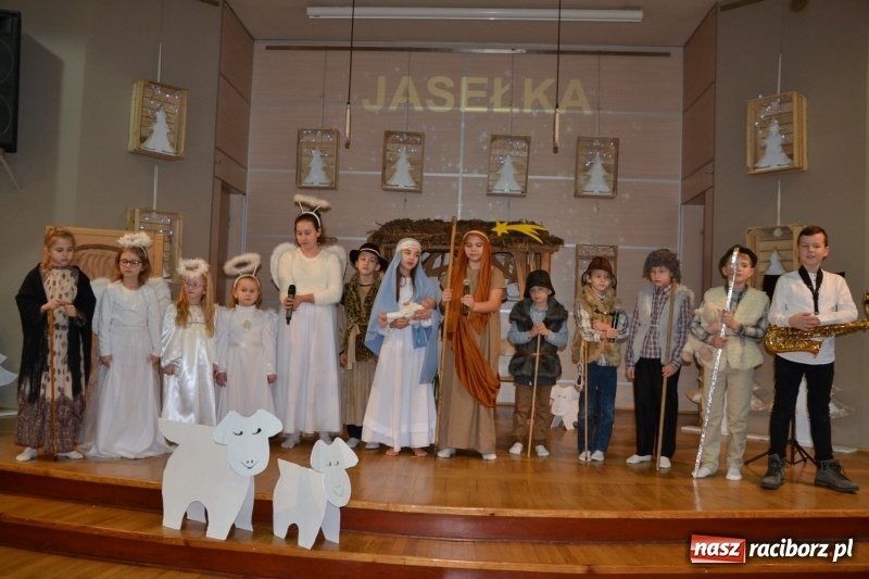 Zdjęcie w galerii na portalu naszraciborz.pl: Do szopy hej pasterze… Przegląd Przedstawień Bożonarodzeniowych w Tworkowie wiadomości z regionu
