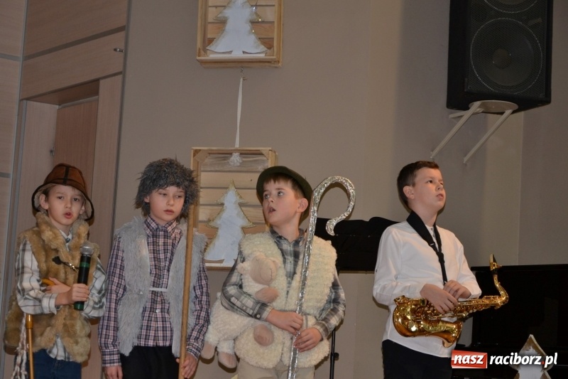 Zdjęcie w galerii na portalu naszraciborz.pl: Do szopy hej pasterze… Przegląd Przedstawień Bożonarodzeniowych w Tworkowie wiadomości z regionu
