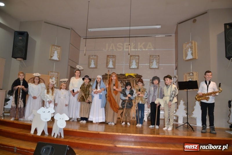 Zdjęcie w galerii na portalu naszraciborz.pl: Do szopy hej pasterze… Przegląd Przedstawień Bożonarodzeniowych w Tworkowie wiadomości z regionu