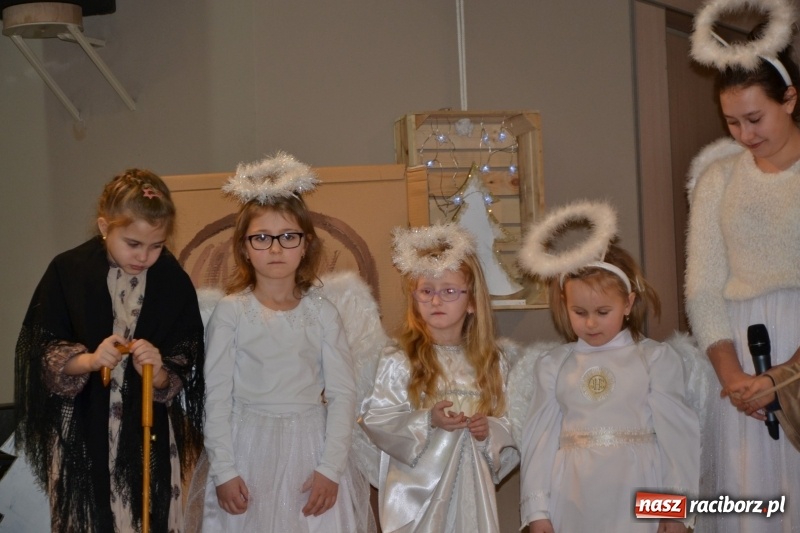 Zdjęcie w galerii na portalu naszraciborz.pl: Do szopy hej pasterze… Przegląd Przedstawień Bożonarodzeniowych w Tworkowie wiadomości z regionu