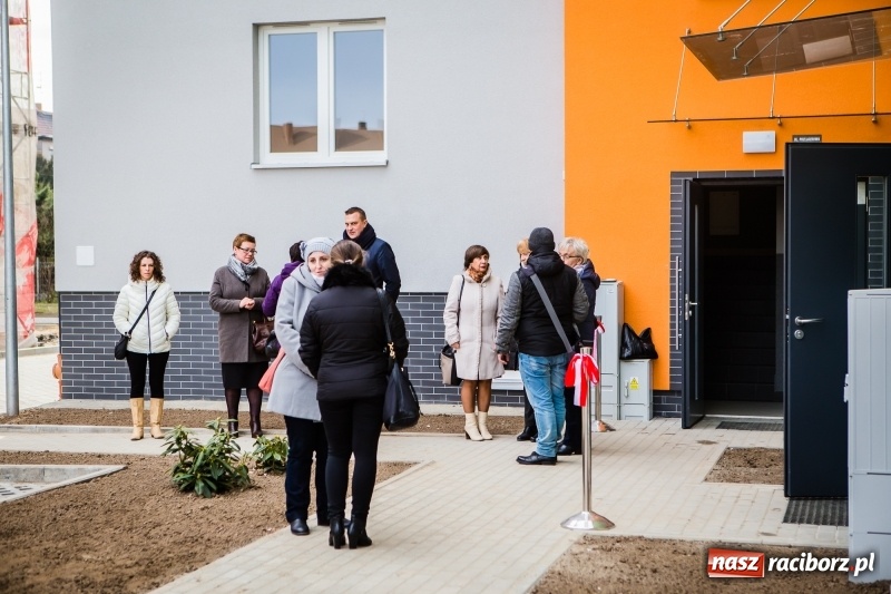 Zdjęcie w galerii na portalu naszraciborz.pl: Nowe mieszkania TBS w Raciborzu. Dziś przekazano klucze pierwszym lokatorom wiadomości z regionu