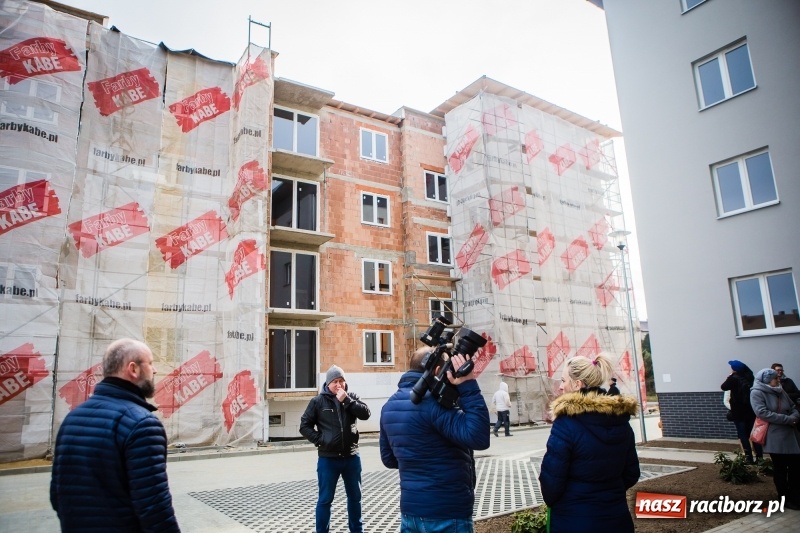 Zdjęcie w galerii na portalu naszraciborz.pl: Nowe mieszkania TBS w Raciborzu. Dziś przekazano klucze pierwszym lokatorom wiadomości z regionu