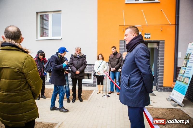 Zdjęcie w galerii na portalu naszraciborz.pl: Nowe mieszkania TBS w Raciborzu. Dziś przekazano klucze pierwszym lokatorom wiadomości z regionu