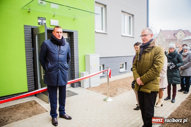 Zdjęcie w galerii na portalu naszraciborz.pl: Nowe mieszkania TBS w Raciborzu. Dziś przekazano klucze pierwszym lokatorom wiadomości z regionu
