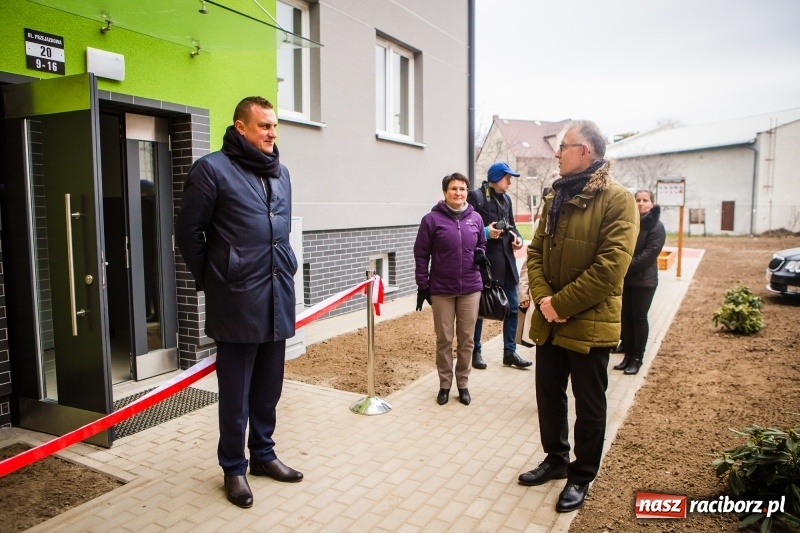 Zdjęcie w galerii na portalu naszraciborz.pl: Nowe mieszkania TBS w Raciborzu. Dziś przekazano klucze pierwszym lokatorom wiadomości z regionu