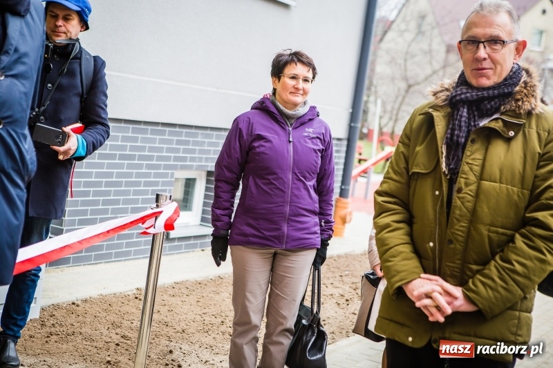 Zdjęcie w galerii na portalu naszraciborz.pl: Nowe mieszkania TBS w Raciborzu. Dziś przekazano klucze pierwszym lokatorom wiadomości z regionu