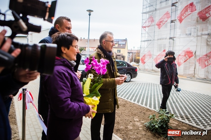 Zdjęcie w galerii na portalu naszraciborz.pl: Nowe mieszkania TBS w Raciborzu. Dziś przekazano klucze pierwszym lokatorom wiadomości z regionu