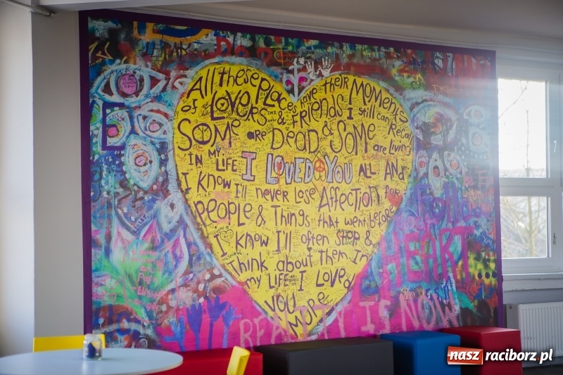 Zdjęcie w galerii na portalu naszraciborz.pl: W szkole na Ostrogu powstała przestrzeń edukacyjna na miarę XXI wieku wiadomości z regionu