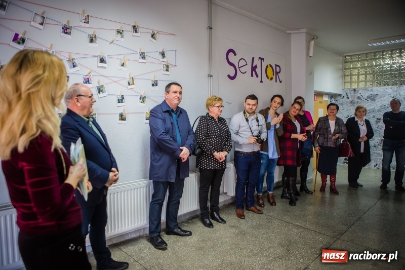 Zdjęcie w galerii na portalu naszraciborz.pl: W szkole na Ostrogu powstała przestrzeń edukacyjna na miarę XXI wieku wiadomości z regionu