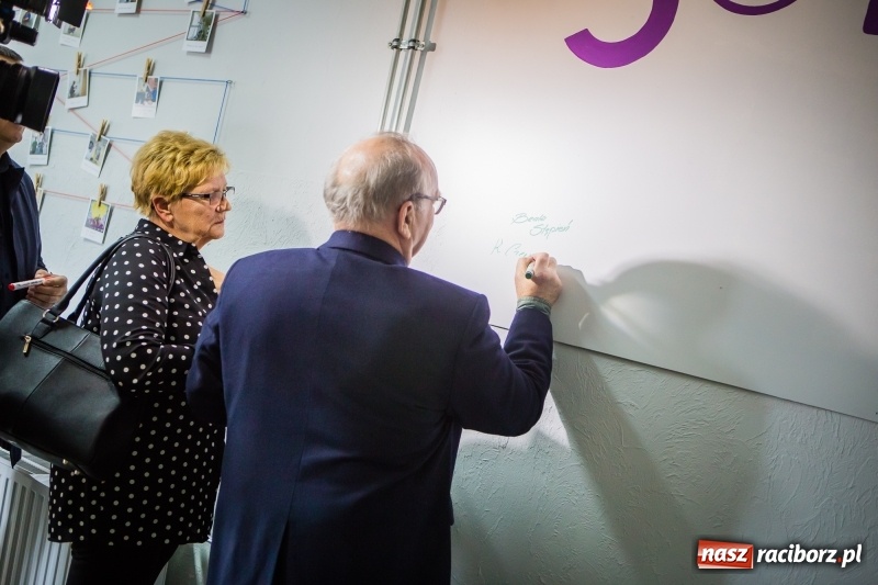 Zdjęcie w galerii na portalu naszraciborz.pl: W szkole na Ostrogu powstała przestrzeń edukacyjna na miarę XXI wieku wiadomości z regionu