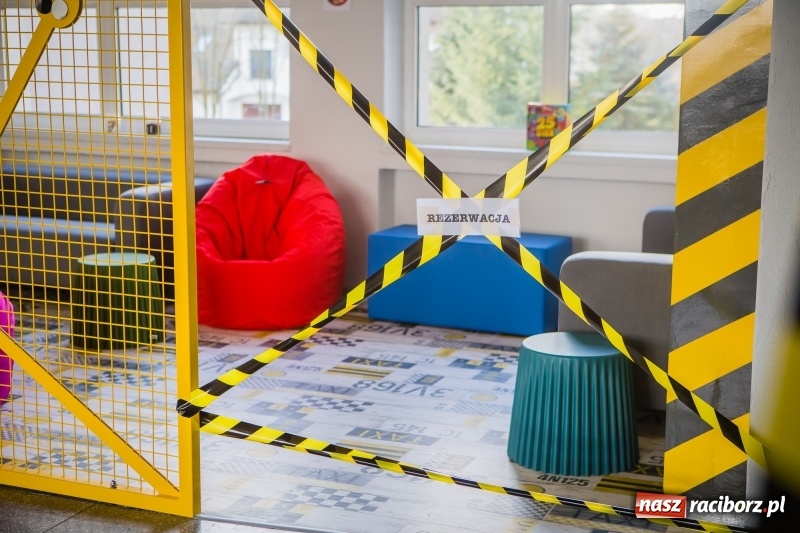 Zdjęcie w galerii na portalu naszraciborz.pl: W szkole na Ostrogu powstała przestrzeń edukacyjna na miarę XXI wieku wiadomości z regionu