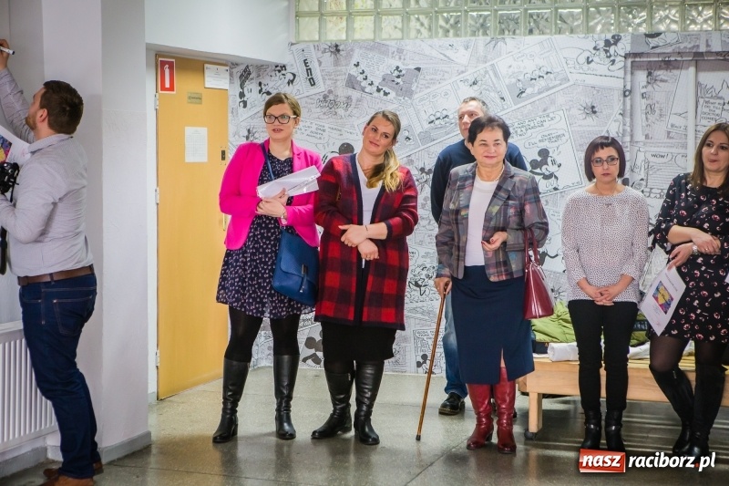 Zdjęcie w galerii na portalu naszraciborz.pl: W szkole na Ostrogu powstała przestrzeń edukacyjna na miarę XXI wieku wiadomości z regionu