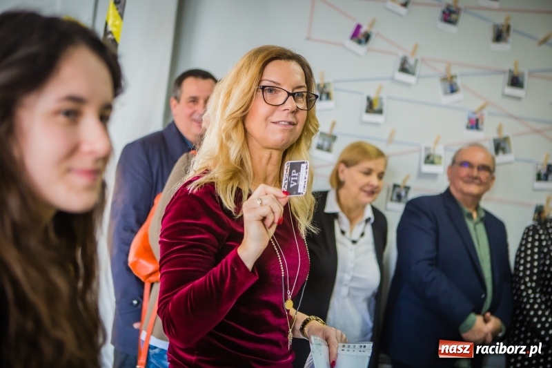 Zdjęcie w galerii na portalu naszraciborz.pl: W szkole na Ostrogu powstała przestrzeń edukacyjna na miarę XXI wieku wiadomości z regionu