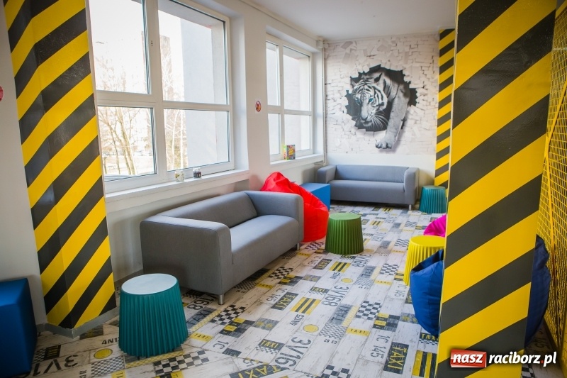 Zdjęcie w galerii na portalu naszraciborz.pl: W szkole na Ostrogu powstała przestrzeń edukacyjna na miarę XXI wieku wiadomości z regionu