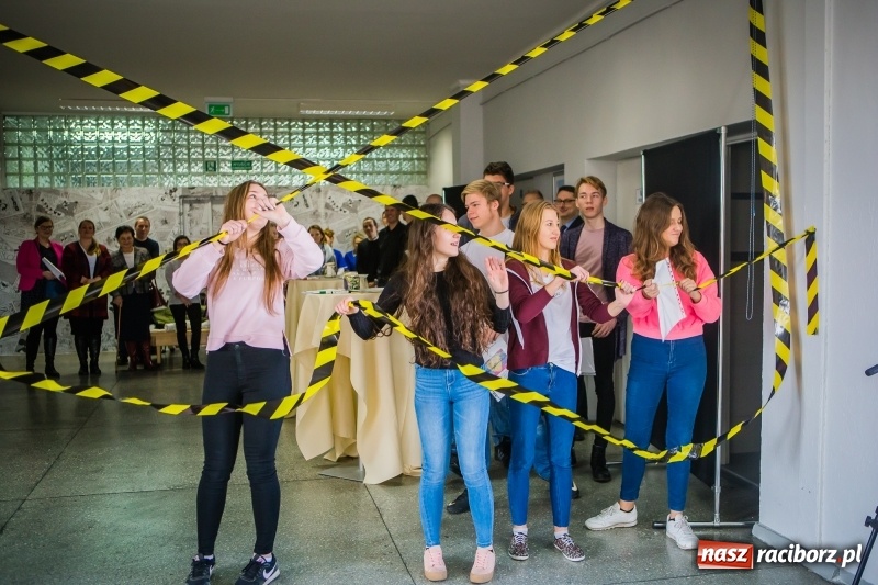 Zdjęcie w galerii na portalu naszraciborz.pl: W szkole na Ostrogu powstała przestrzeń edukacyjna na miarę XXI wieku wiadomości z regionu