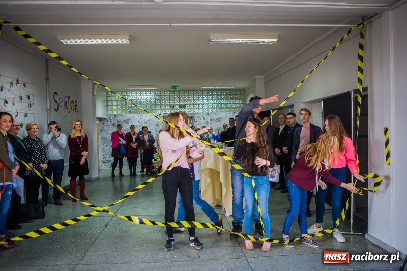 Zdjęcie w galerii na portalu naszraciborz.pl: W szkole na Ostrogu powstała przestrzeń edukacyjna na miarę XXI wieku wiadomości z regionu