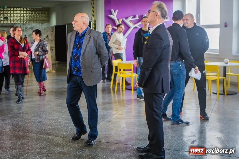 Zdjęcie w galerii na portalu naszraciborz.pl: W szkole na Ostrogu powstała przestrzeń edukacyjna na miarę XXI wieku wiadomości z regionu