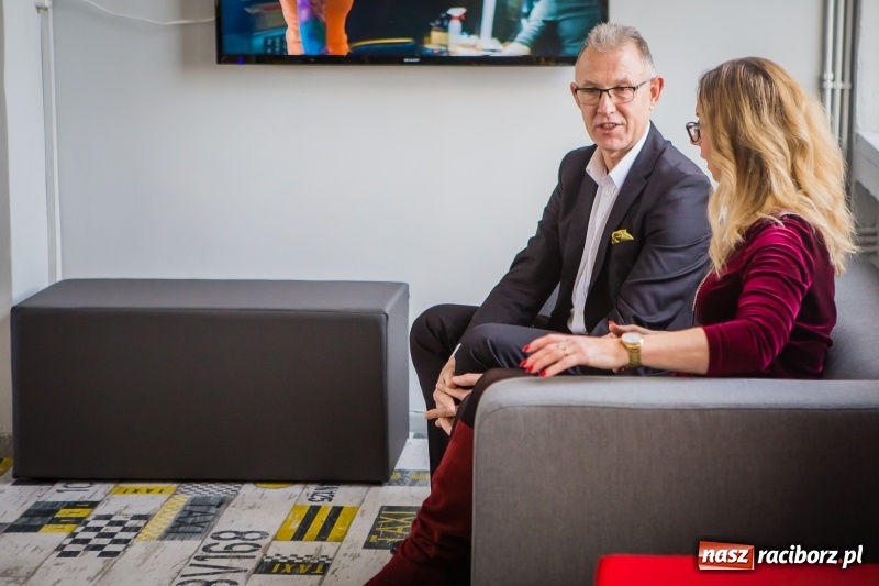 Zdjęcie w galerii na portalu naszraciborz.pl: W szkole na Ostrogu powstała przestrzeń edukacyjna na miarę XXI wieku wiadomości z regionu