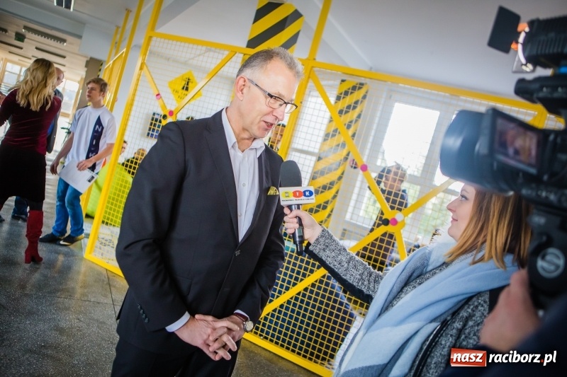 Zdjęcie w galerii na portalu naszraciborz.pl: W szkole na Ostrogu powstała przestrzeń edukacyjna na miarę XXI wieku wiadomości z regionu