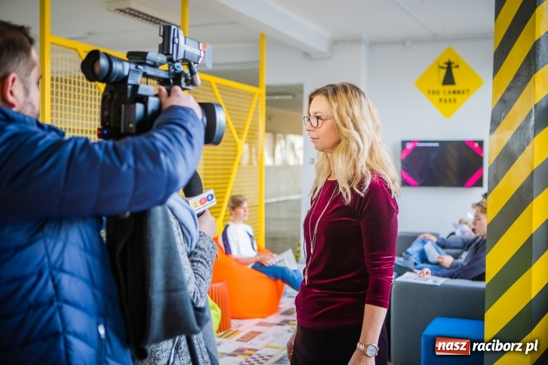 Zdjęcie w galerii na portalu naszraciborz.pl: W szkole na Ostrogu powstała przestrzeń edukacyjna na miarę XXI wieku wiadomości z regionu