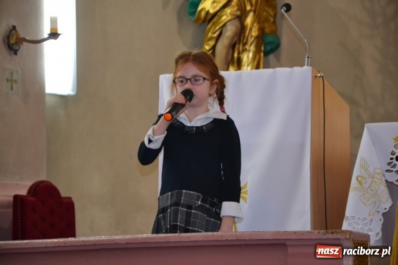 Zdjęcie w galerii na portalu naszraciborz.pl: Uczniowie wojnowickiej szkoły wystawili jasełka wiadomości z regionu