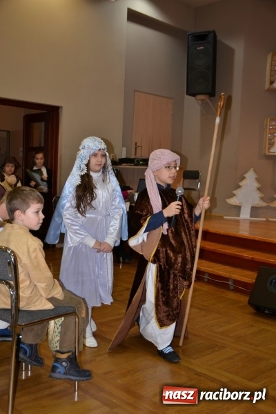 Zdjęcie w galerii na portalu naszraciborz.pl: Do szopy hej pasterze… drugi dzień Przeglądu Przedstawień Bożonarodzeniowych w Tworkowie wiadomości z regionu