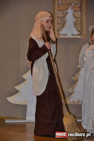 Zdjęcie w galerii na portalu naszraciborz.pl: Do szopy hej pasterze… drugi dzień Przeglądu Przedstawień Bożonarodzeniowych w Tworkowie wiadomości z regionu