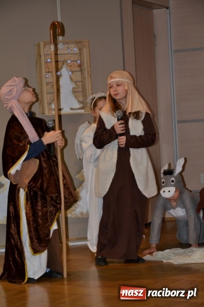 Zdjęcie w galerii na portalu naszraciborz.pl: Do szopy hej pasterze… drugi dzień Przeglądu Przedstawień Bożonarodzeniowych w Tworkowie wiadomości z regionu