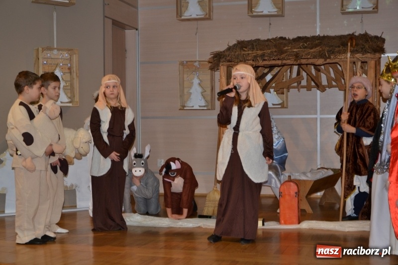 Zdjęcie w galerii na portalu naszraciborz.pl: Do szopy hej pasterze… drugi dzień Przeglądu Przedstawień Bożonarodzeniowych w Tworkowie wiadomości z regionu