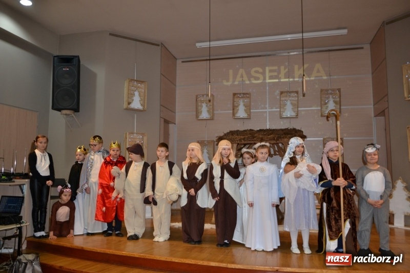 Zdjęcie w galerii na portalu naszraciborz.pl: Do szopy hej pasterze… drugi dzień Przeglądu Przedstawień Bożonarodzeniowych w Tworkowie wiadomości z regionu